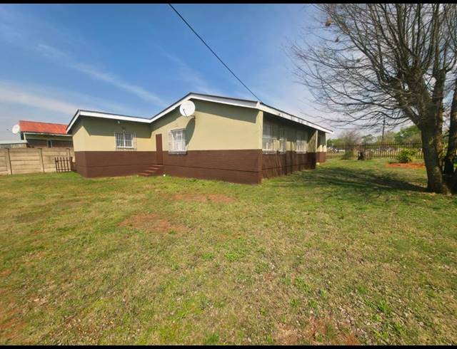 3 BEDROOM HOUSE FOR SALE IN ROTHDENE